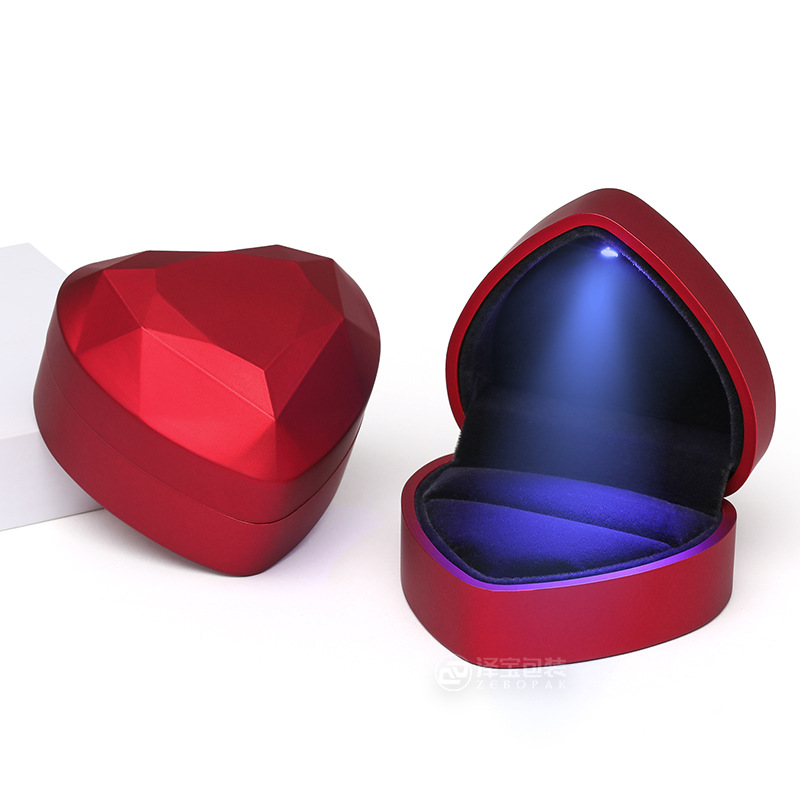 Anillo Promesa Sempiterna – Caja de Corazón con Luz LED de Alta Intensidad